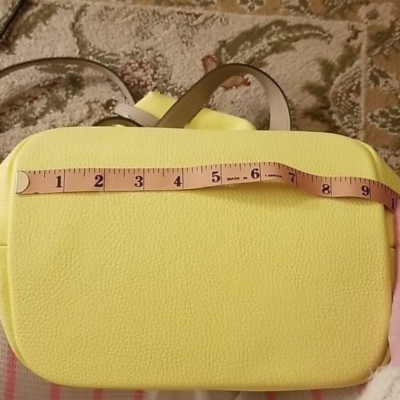 Yellow Purse 💕 - Picture 8 of 8